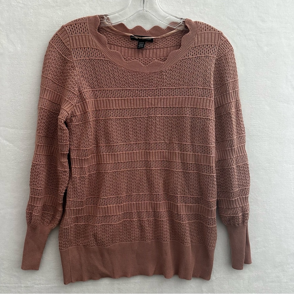 Cable & Gauge Knit Sweater M Pink Scallop Neck Textured Lightweight Pullover